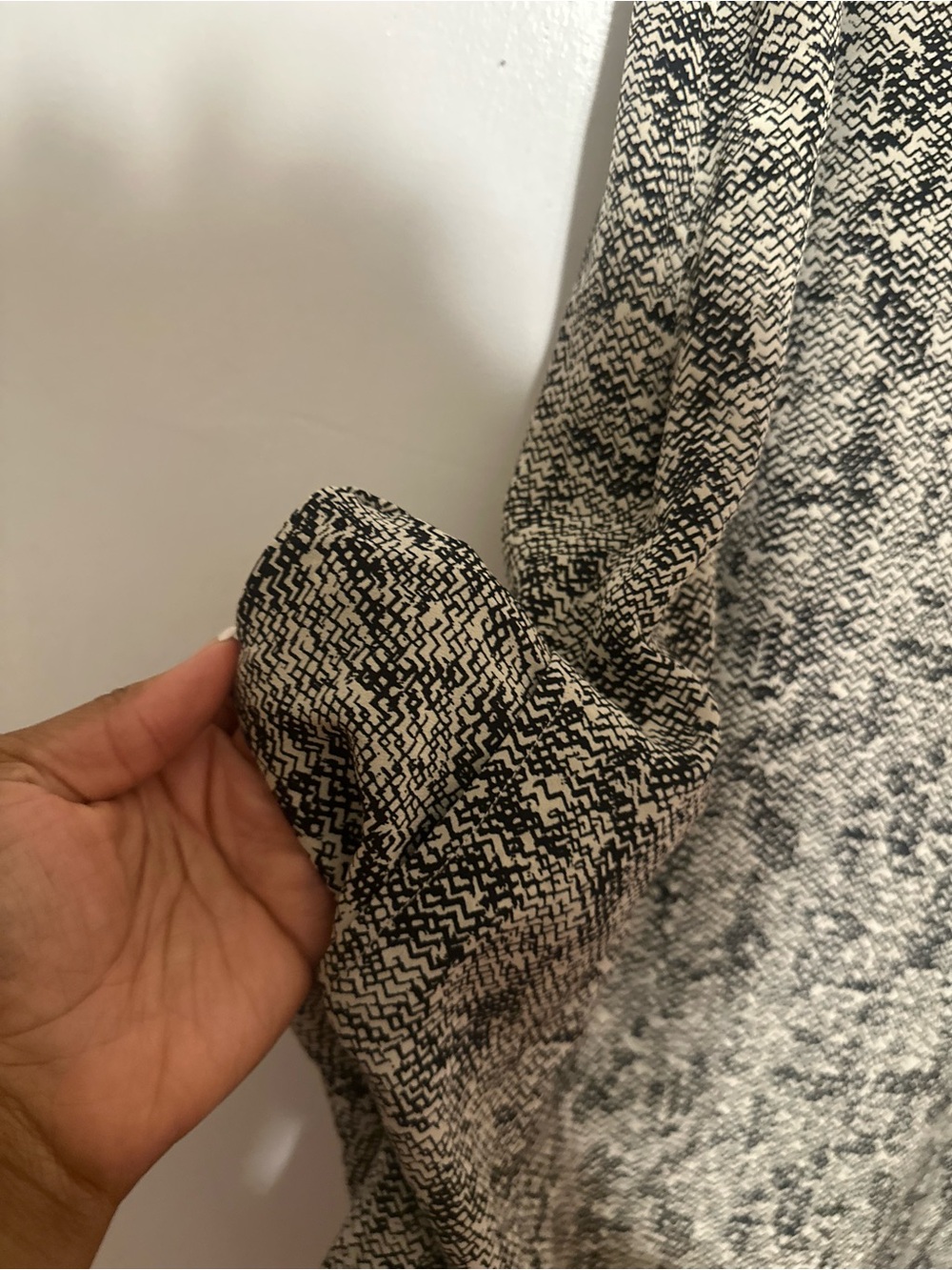 Eileen Fisher Black and White Textured Sleeveless Shift Dress - Picture 4 of 5